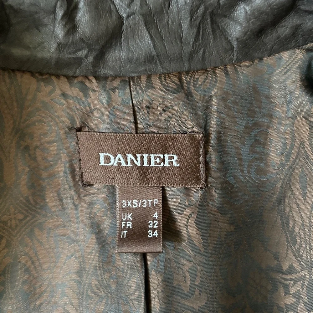 Ladies Danier Leather Jacket Size XS - Picture 12 of 12